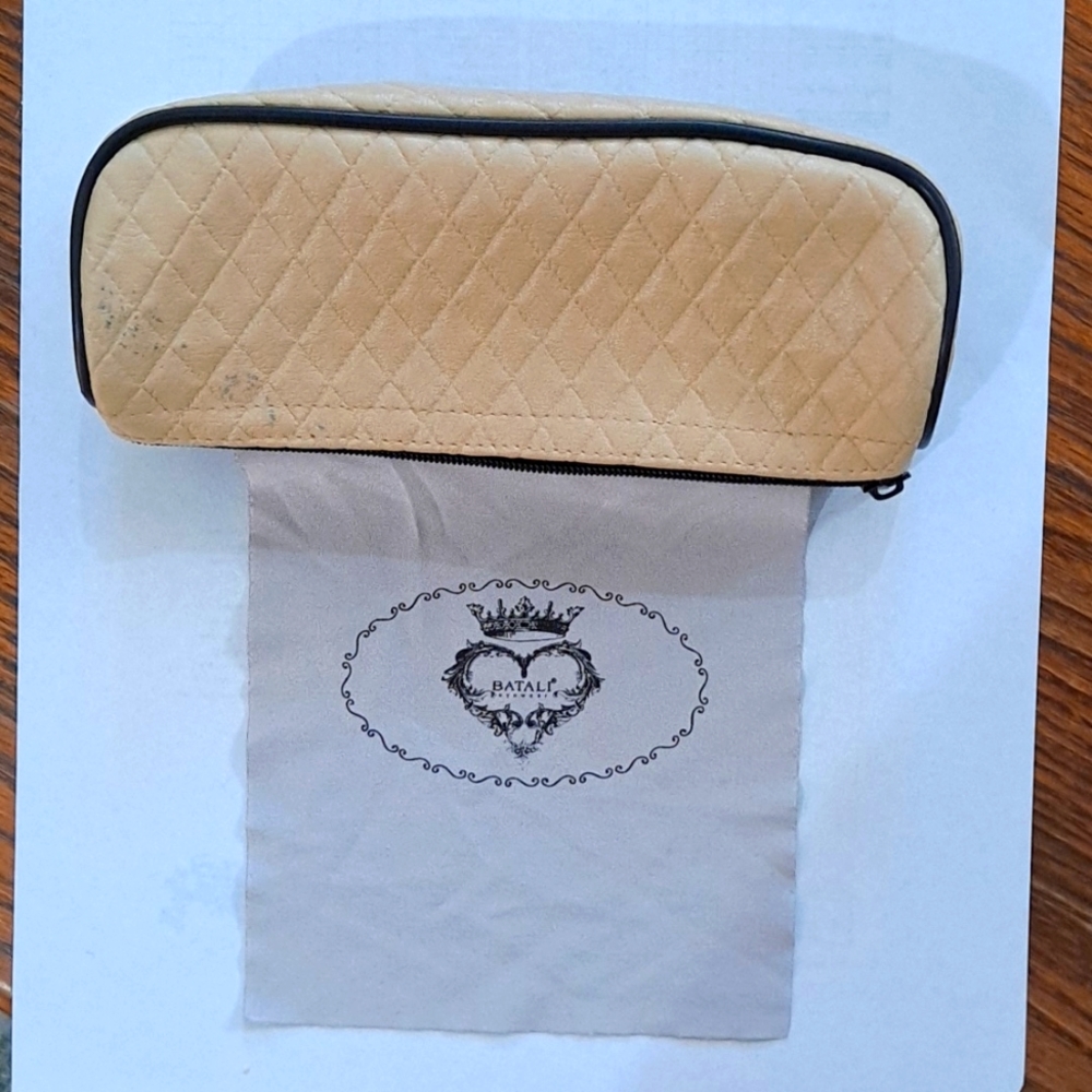 BATALI Eyeglass Sunglass Case Vinyl Zippered Cream Pouch